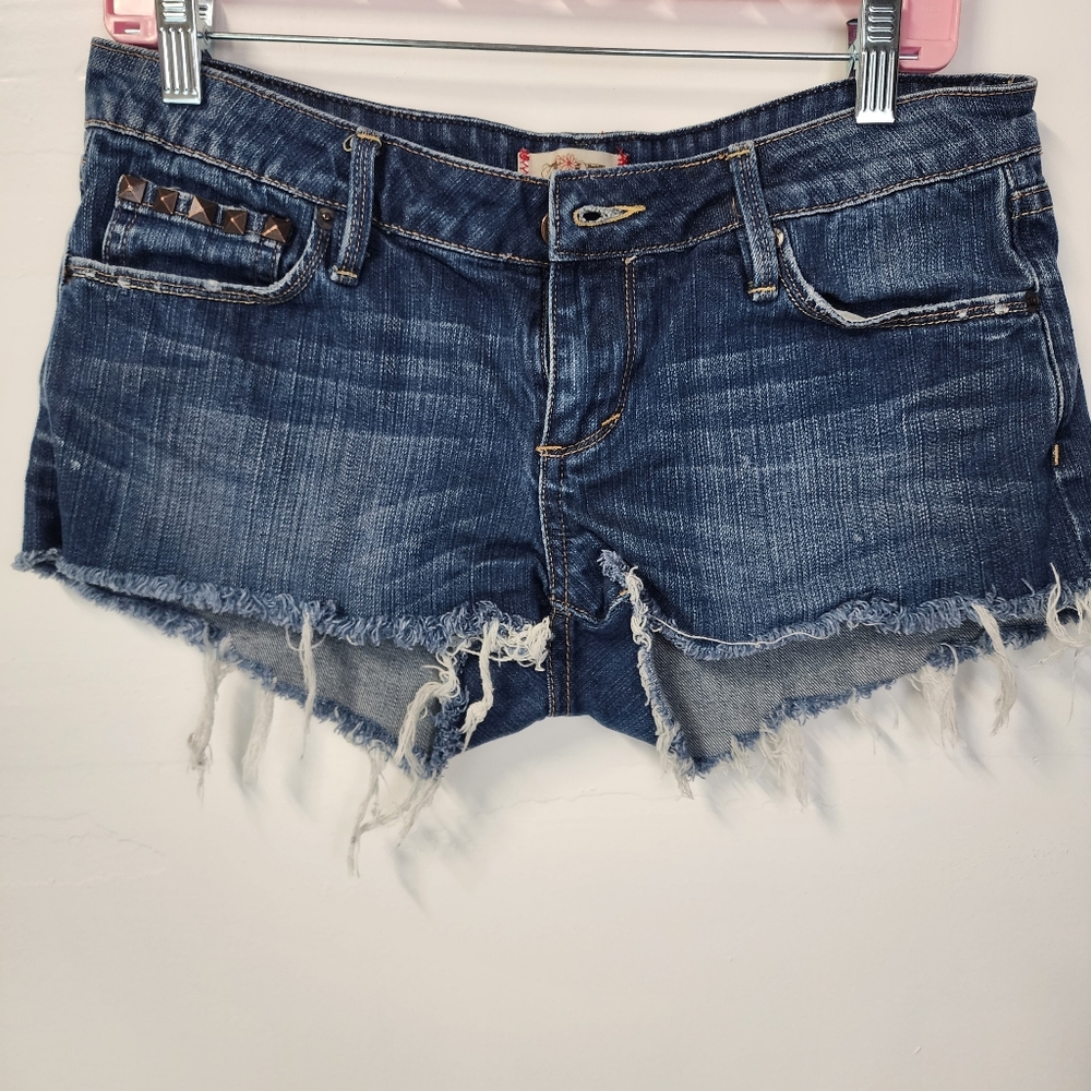 Tilt shorts size 7